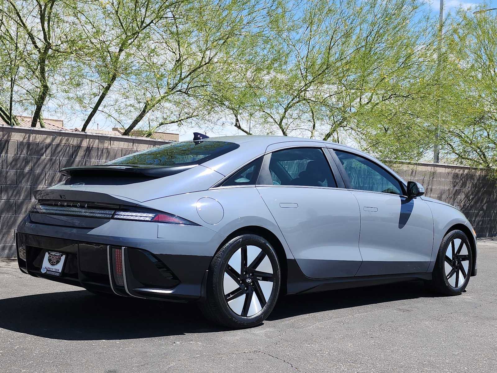 Used 2024 Hyundai Ioniq 6 SE RWD image 8