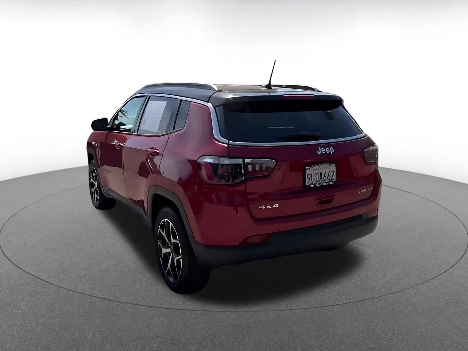 Used 2025 Jeep Compass Limited AWD/4WD image 10