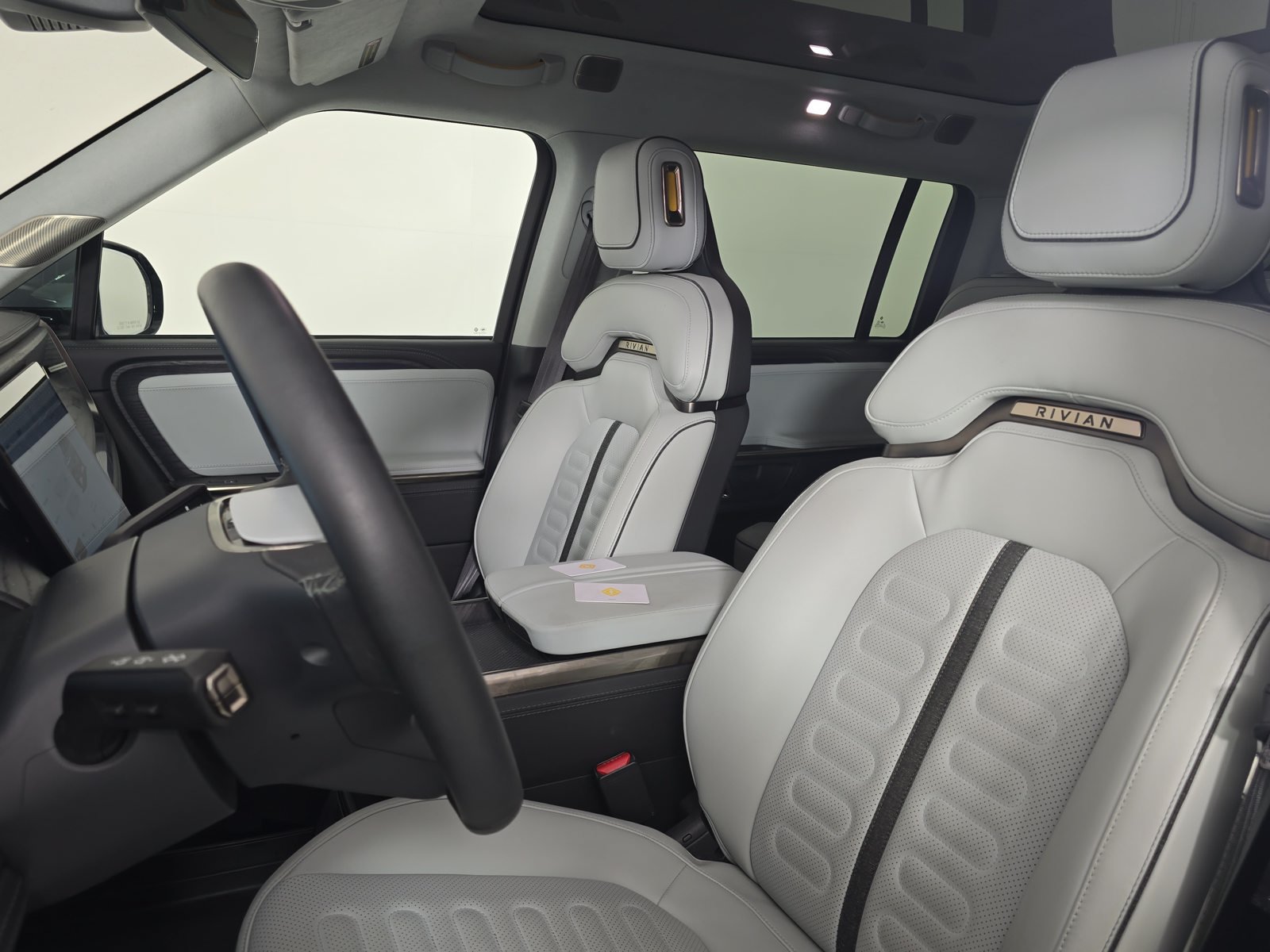 Used 2024 Rivian R1S Adventure Quad AWD/4WD image 20