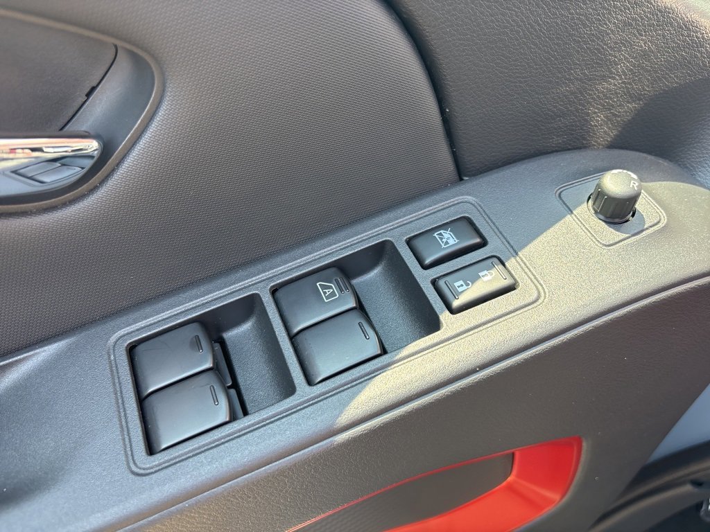 Used 2023 Nissan Frontier PRO-4X w/ Technology Package image 24