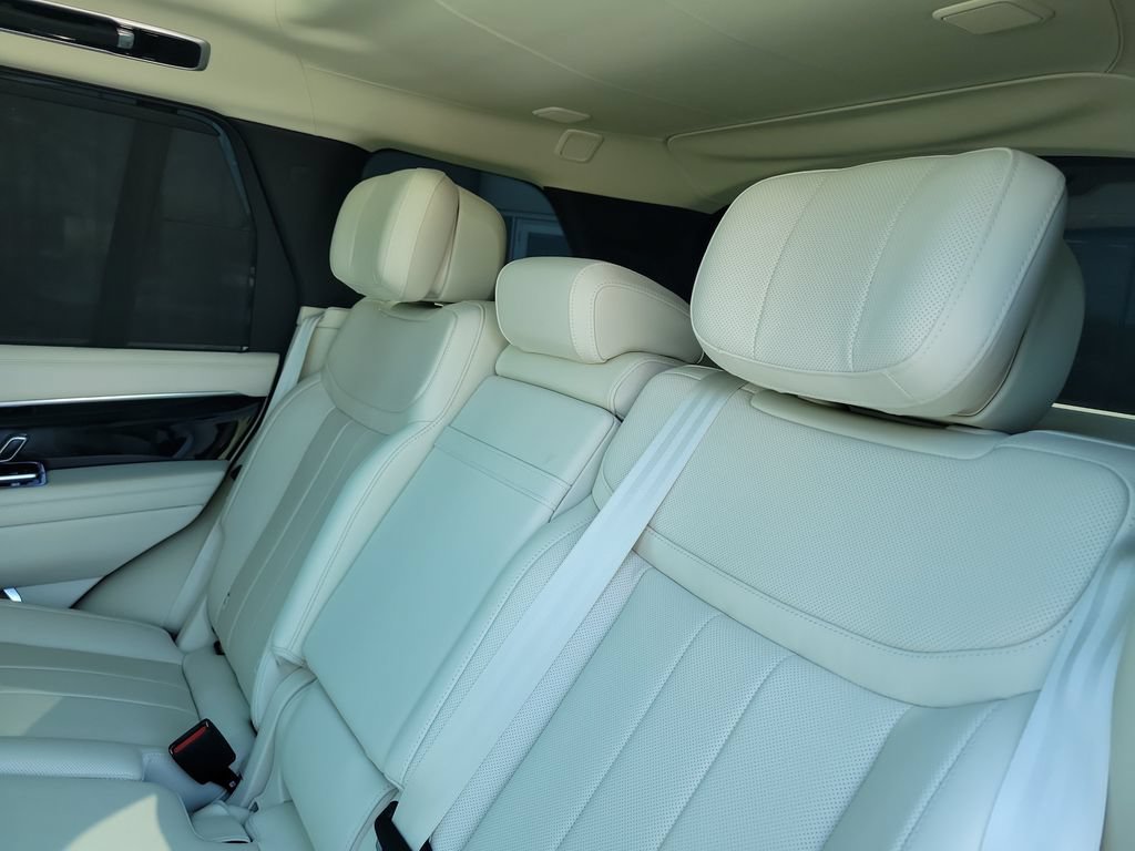 Certified 2024 Land Rover Range Rover Autobiography AWD/4WD image 15