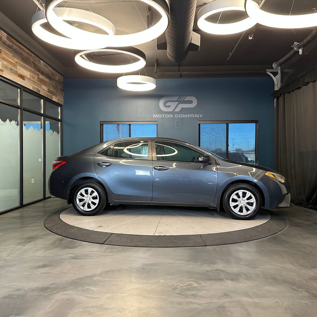 Used 2015 Toyota Corolla L image 2