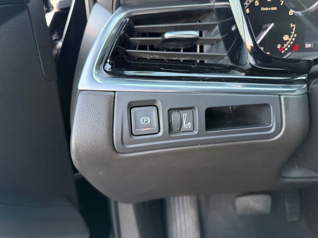 Used 2023 Cadillac XT6 Premium Luxury image 23