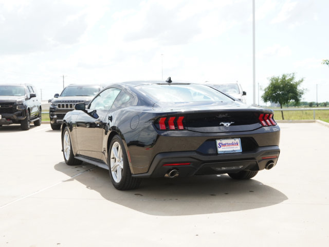 Used 2026 Ford Mustang Premium RWD image 9