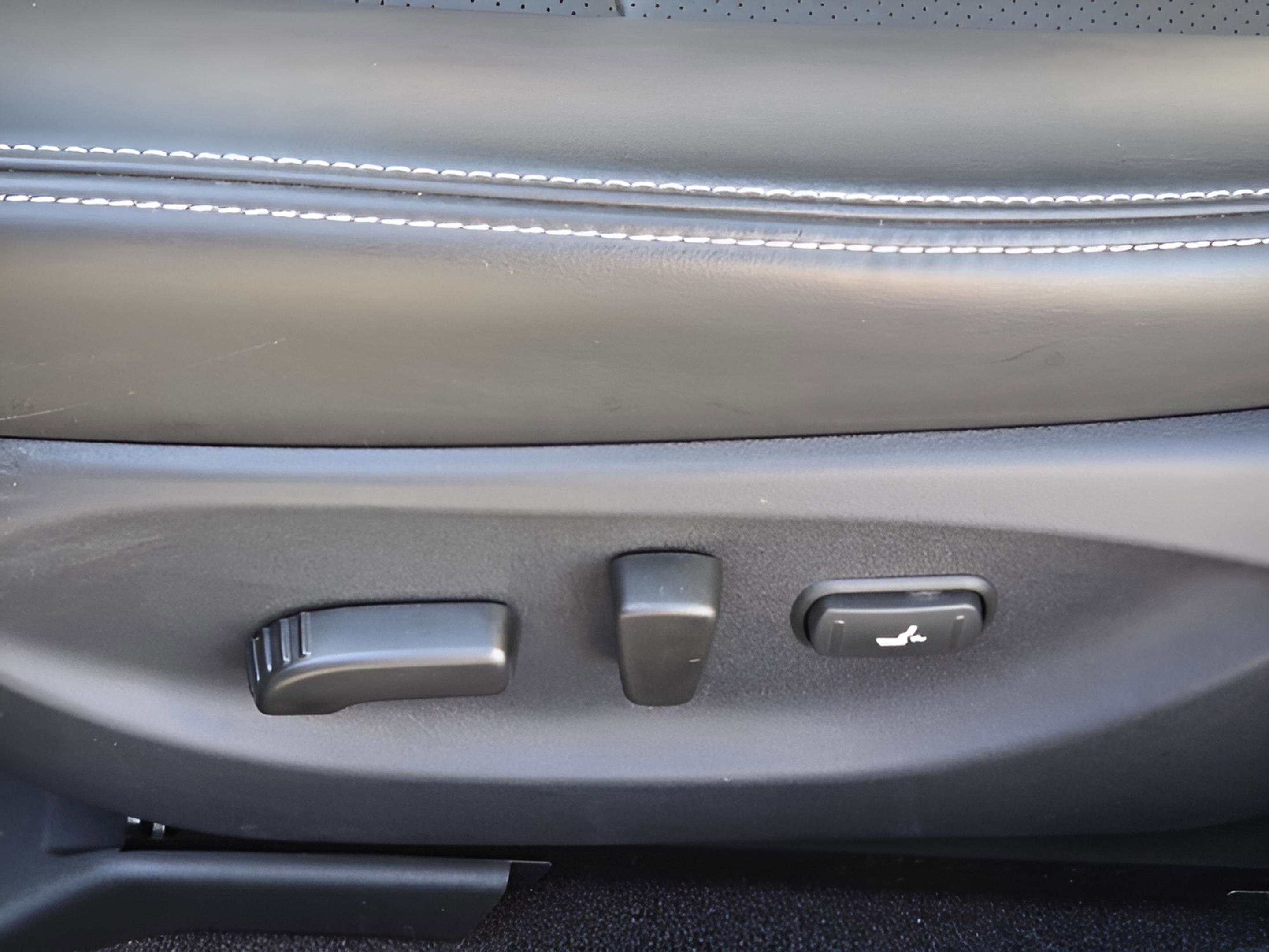 Used 2023 INFINITI Q50 Luxe AWD/4WD image 17