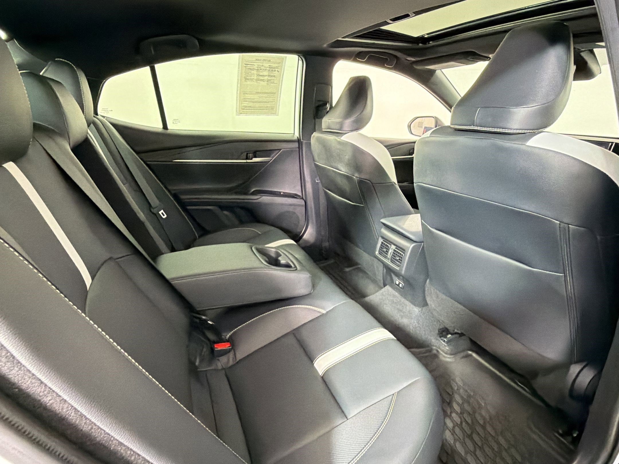 Used 2025 Toyota Camry SE w/ Multimedia Upgrade Package image 29