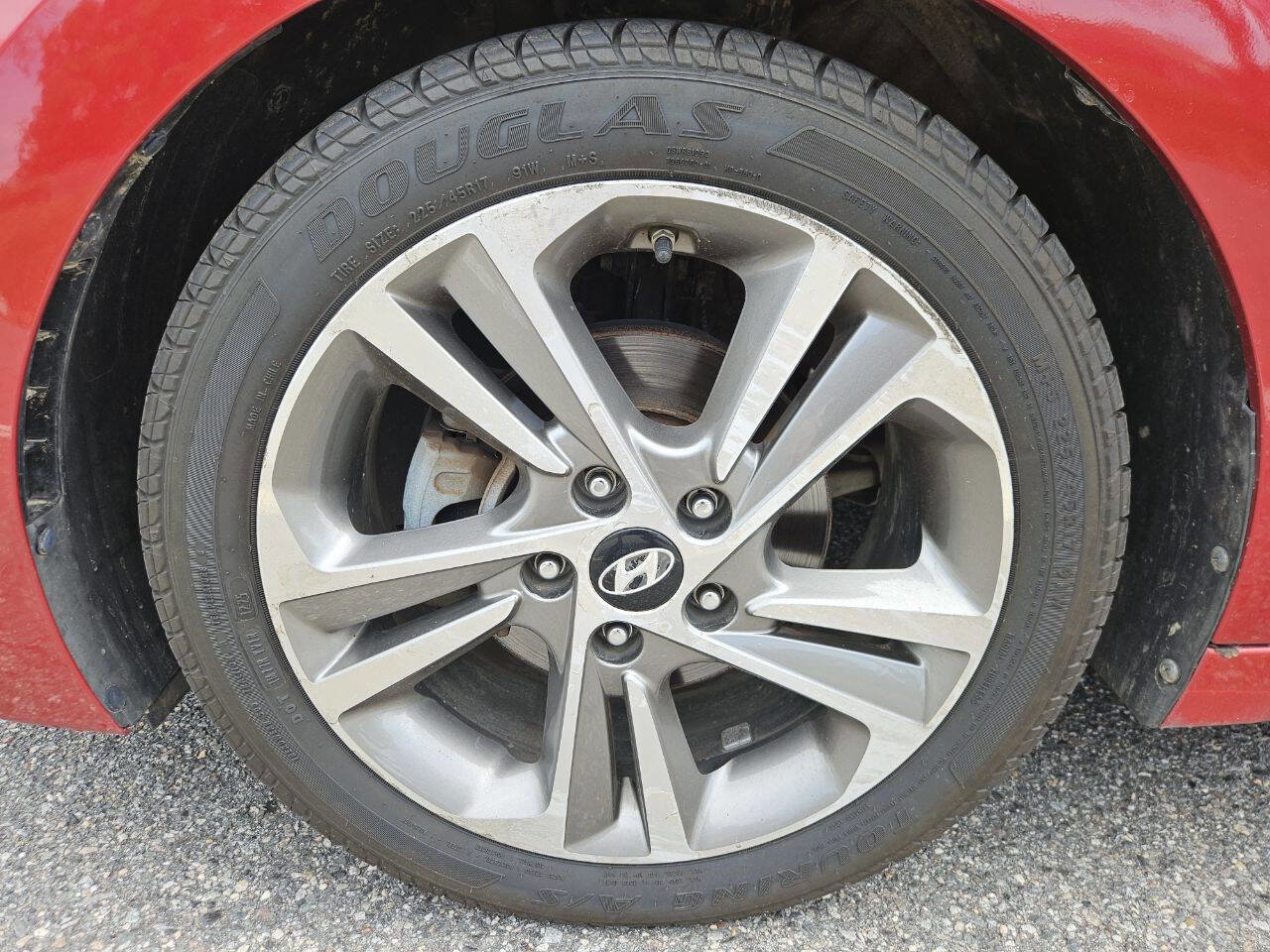 Used 2017 Hyundai Elantra Limited w/ Limited Tech Package 04 FWD image 25