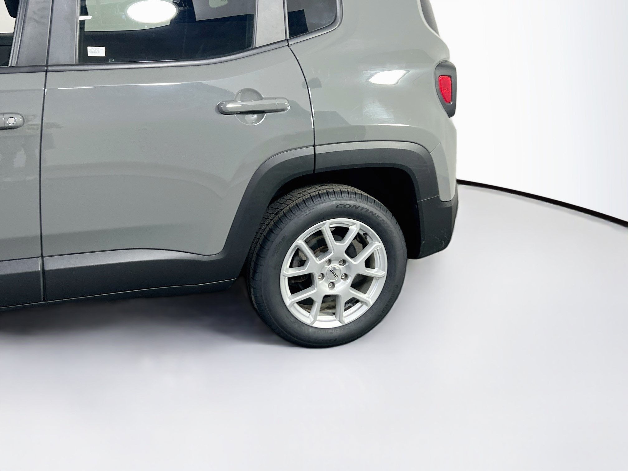 Used 2022 Jeep Renegade Latitude w/ Convenience Group AWD/4WD image 29