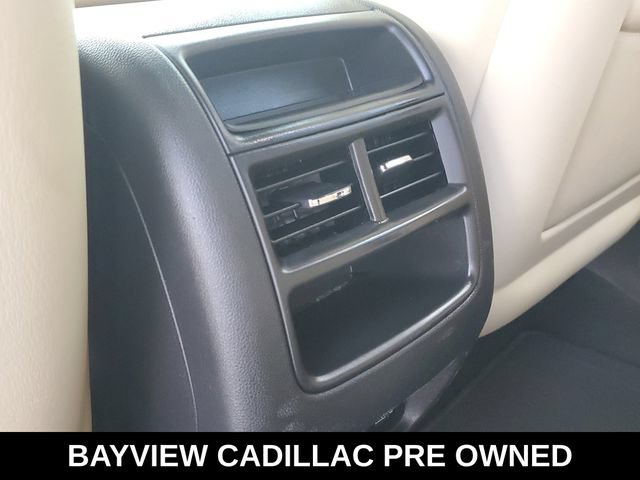 Used 2018 Cadillac XT5 Luxury w/ Driver Awareness Package FWD image 17