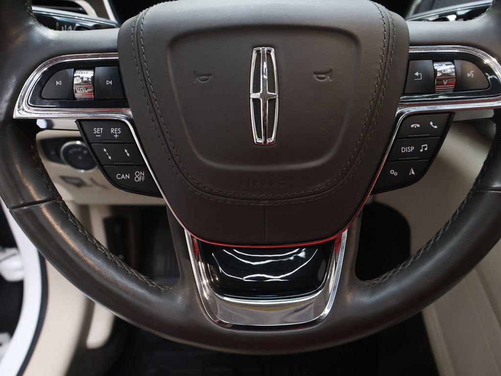 Used 2020 Lincoln Continental AWD w/ Premium Package image 18