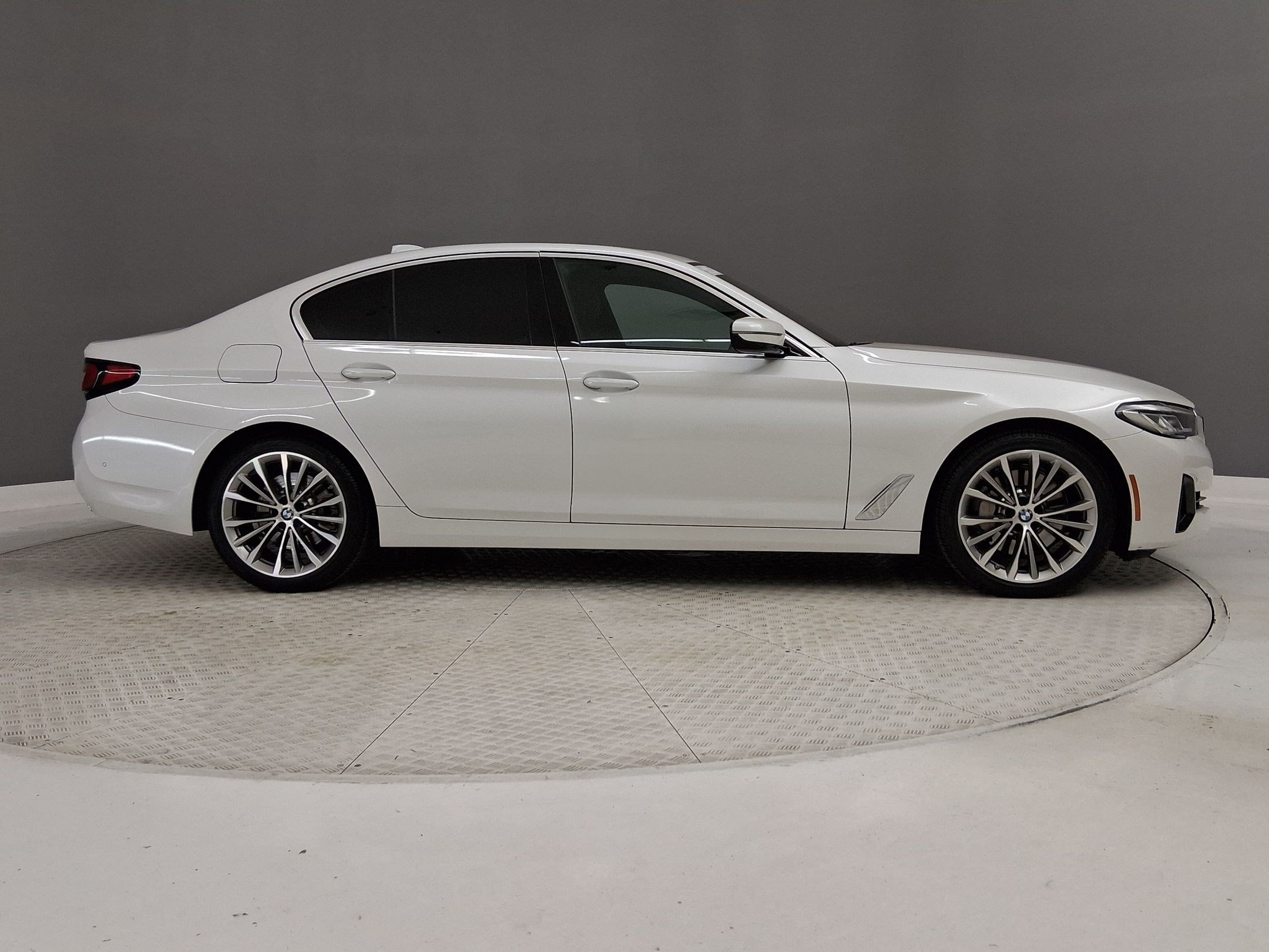 Certified 2023 BMW 530i w/ Premium Package RWD image 6