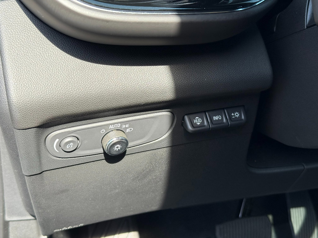 Used 2023 Buick Envision Avenir image 20