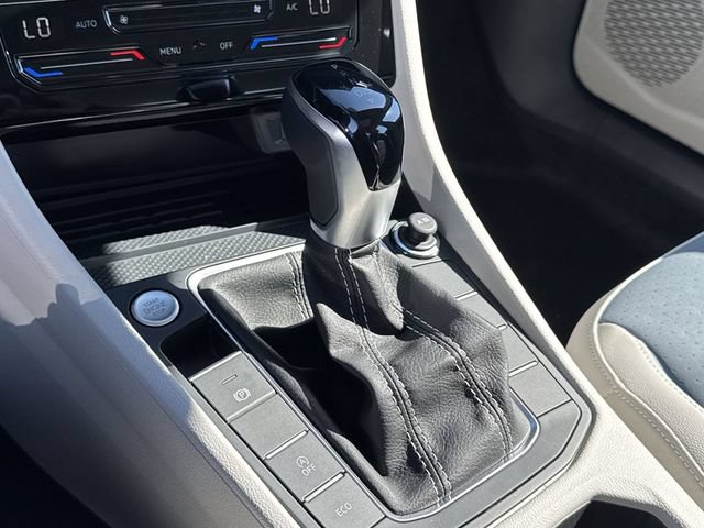 New 2026 Volkswagen Jetta SE FWD image 13