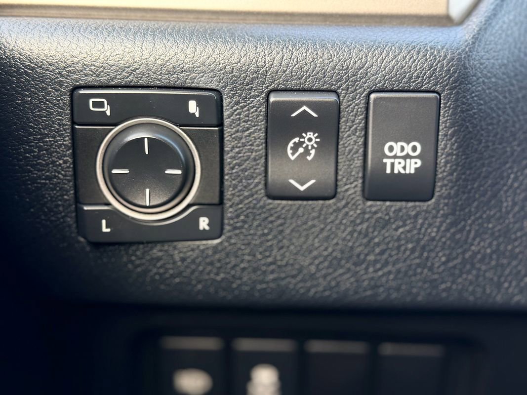 Used 2017 Lexus GX 460 image 36