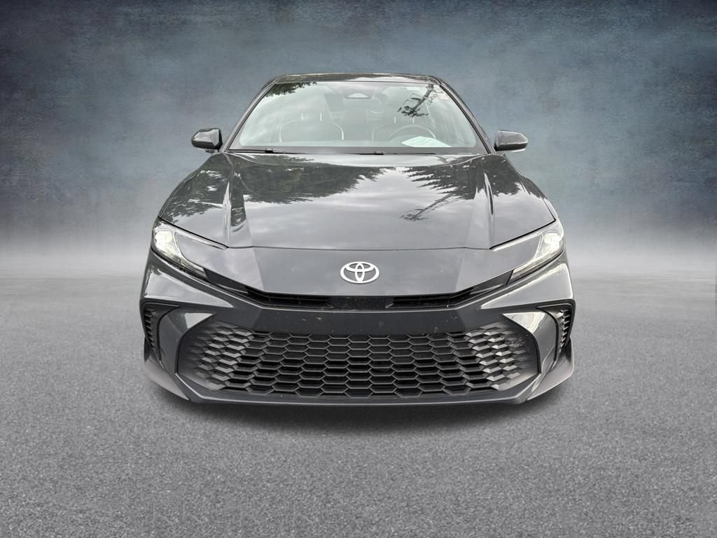 Used 2025 Toyota Camry SE FWD image 2