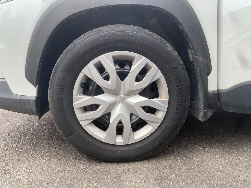 Used 2023 Toyota Corolla Cross L image 30