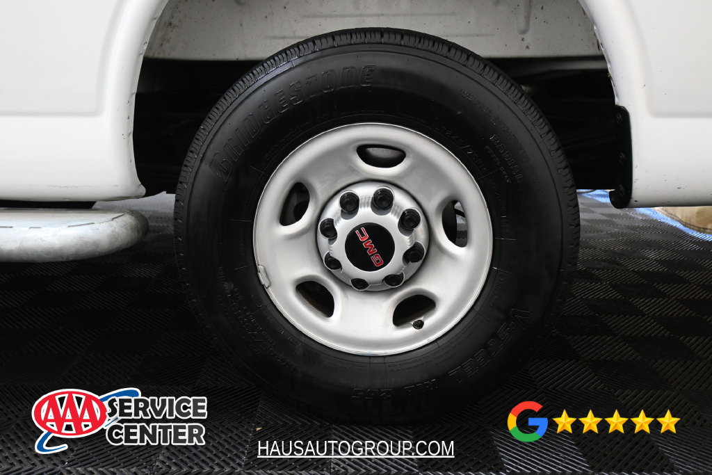 Used 2025 GMC Savana 2500 w/ Driver Convenience Package RWD image 24