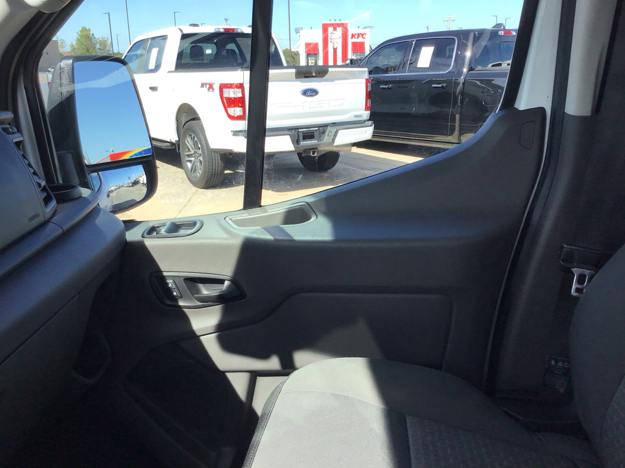 Used 2021 Ford Transit 350 XLT image 21