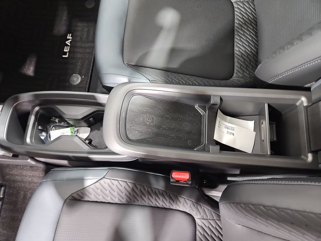 New 2026 Nissan Leaf Platinum+ w/ Cargo Package (Platinum+) FWD image 27