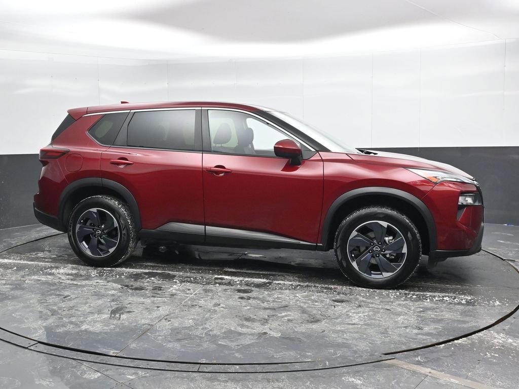 Used 2024 Nissan Rogue SV image 5