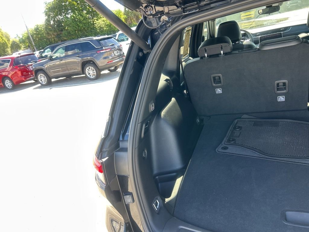 Certified 2024 Jeep Grand Cherokee Limited image 31