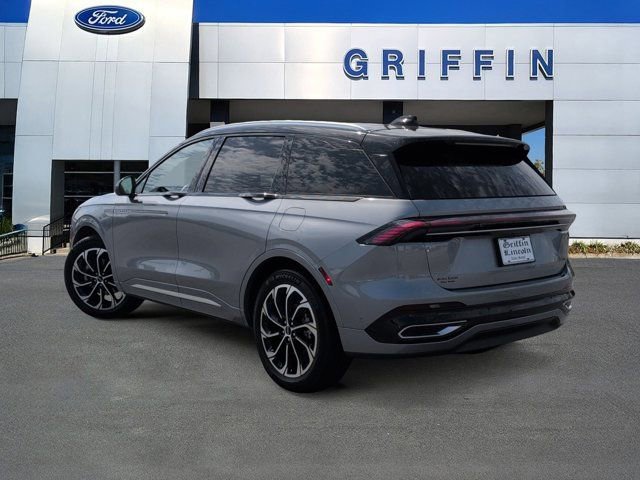 Used 2024 Lincoln Nautilus Reserve w/ Equipment Group 202A image 9