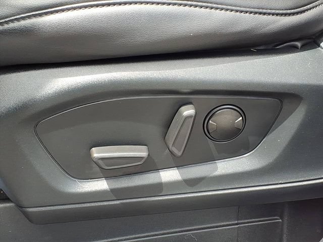 Used 2023 Ford Explorer XLT w/ Equipment Group 202A AWD/4WD image 12