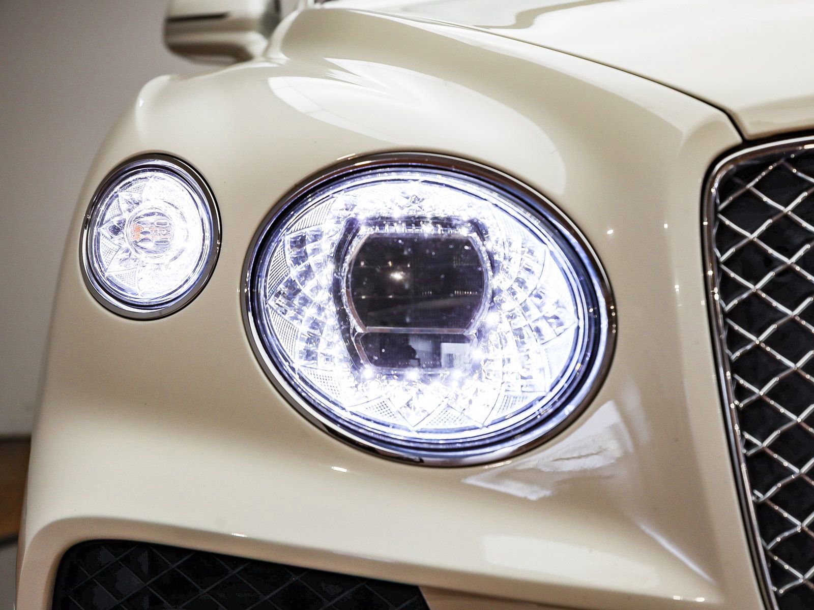 Used 2021 Bentley Bentayga image 6