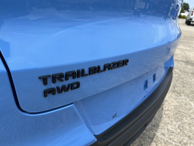 Used 2024 Chevrolet TrailBlazer RS w/ Driver Confidence Package AWD/4WD image 32