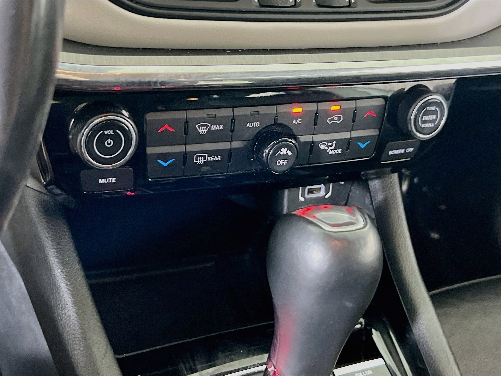 Used 2022 Jeep Compass Limited image 15