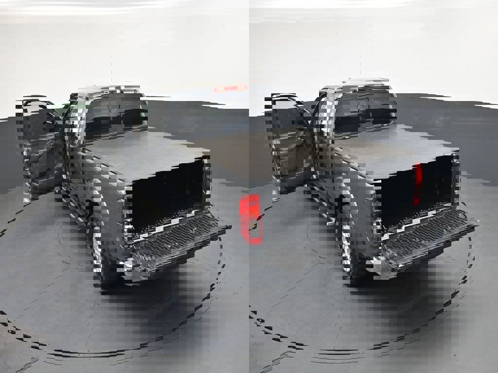 Used 2018 Nissan Frontier SV image 40