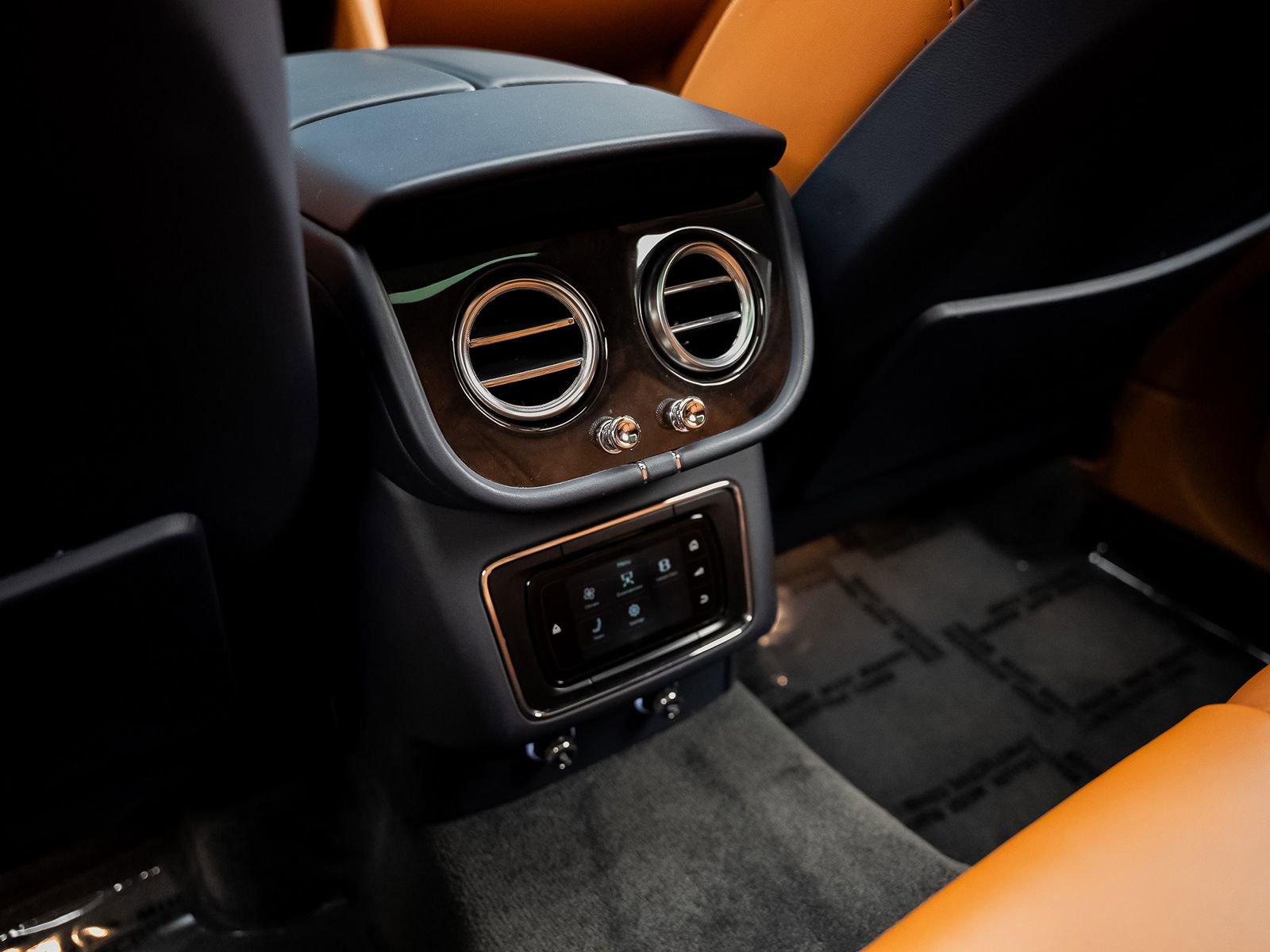 Used 2019 Bentley Bentayga image 43