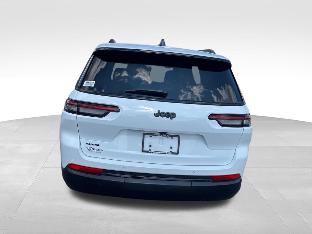 Used 2024 Jeep Grand Cherokee L Laredo AWD/4WD image 4