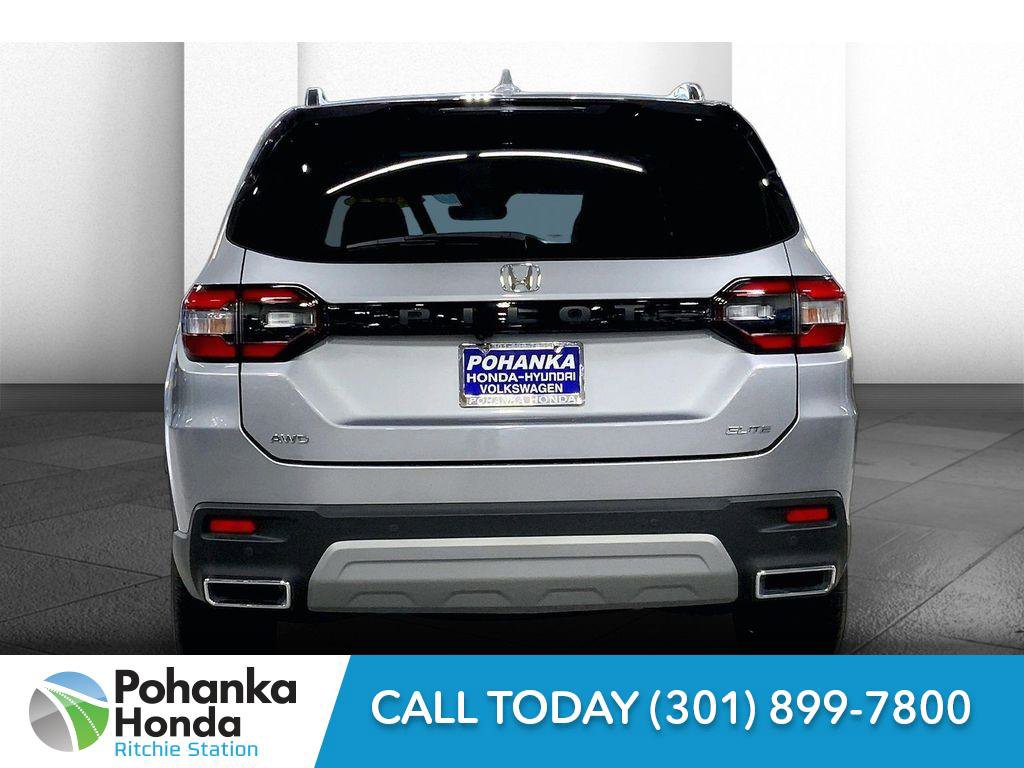 Used 2023 Honda Pilot Elite image 3