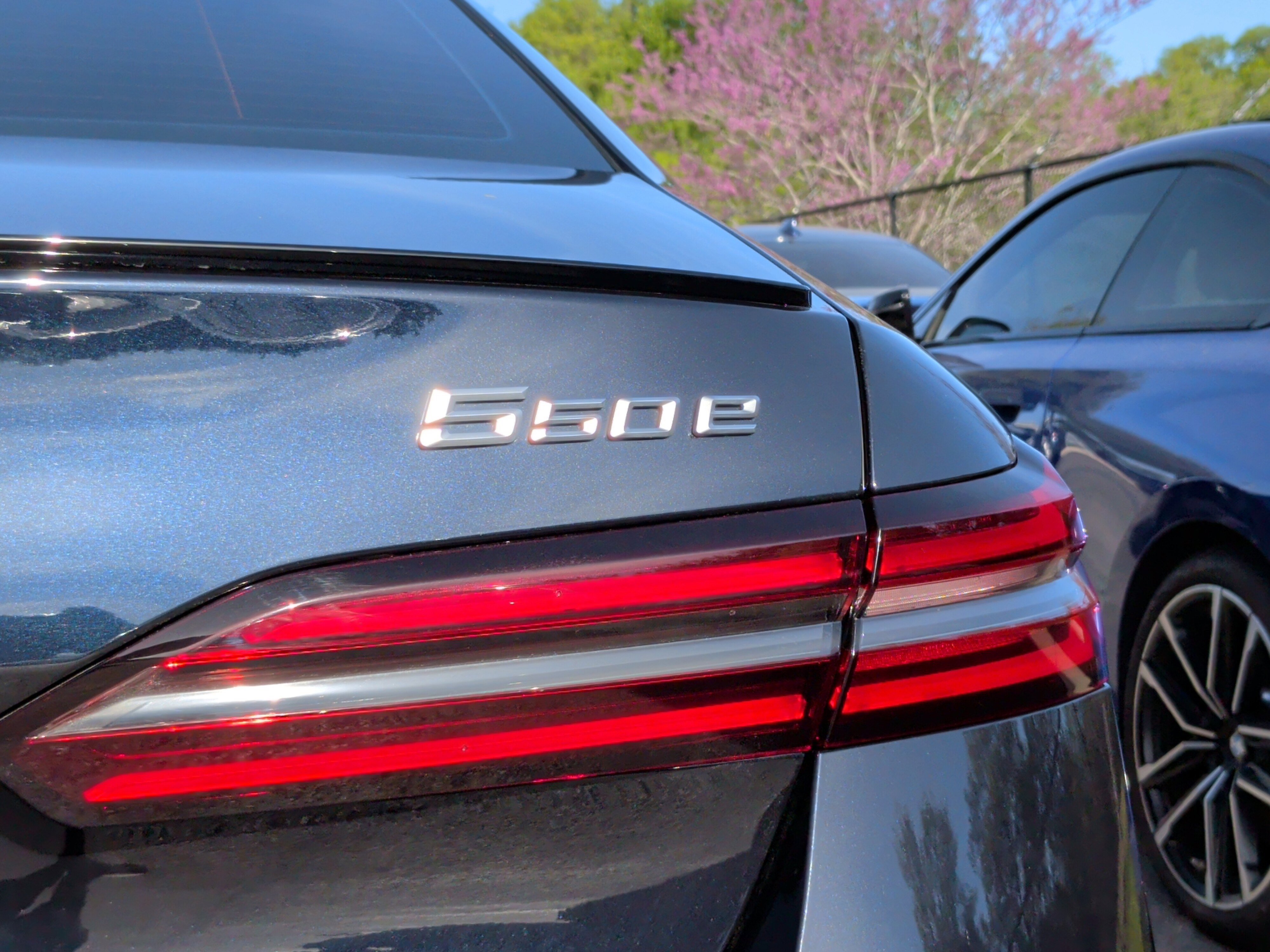 Certified 2025 BMW 550e xDrive 550e xDrive w/ Premium Package image 13