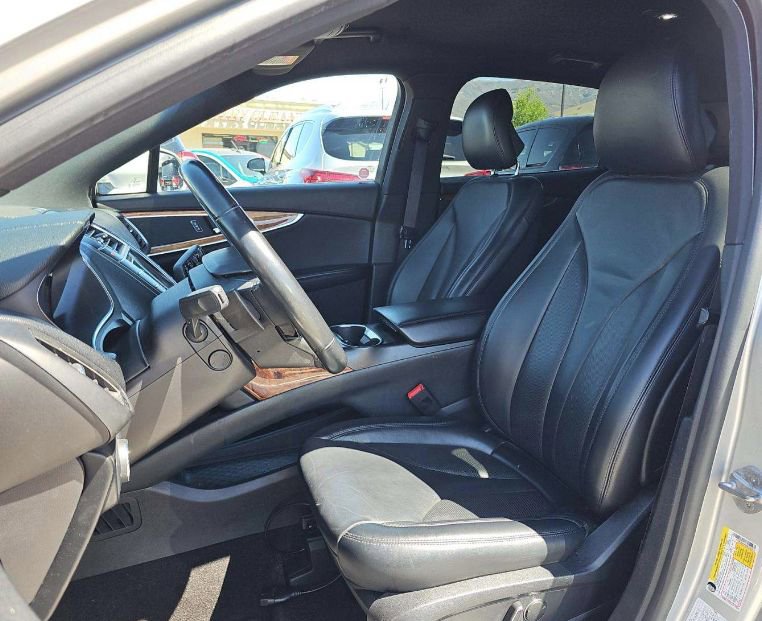 Used 2019 Lincoln Nautilus Select w/ Interior Protection Package AWD/4WD image 8