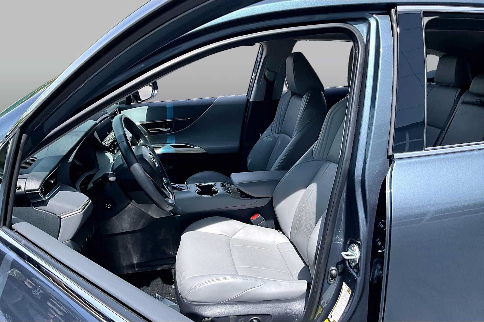 Used 2024 Toyota Venza Limited AWD/4WD image 9