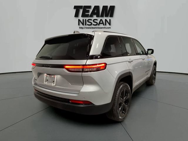 Used 2022 Jeep Grand Cherokee Altitude image 7