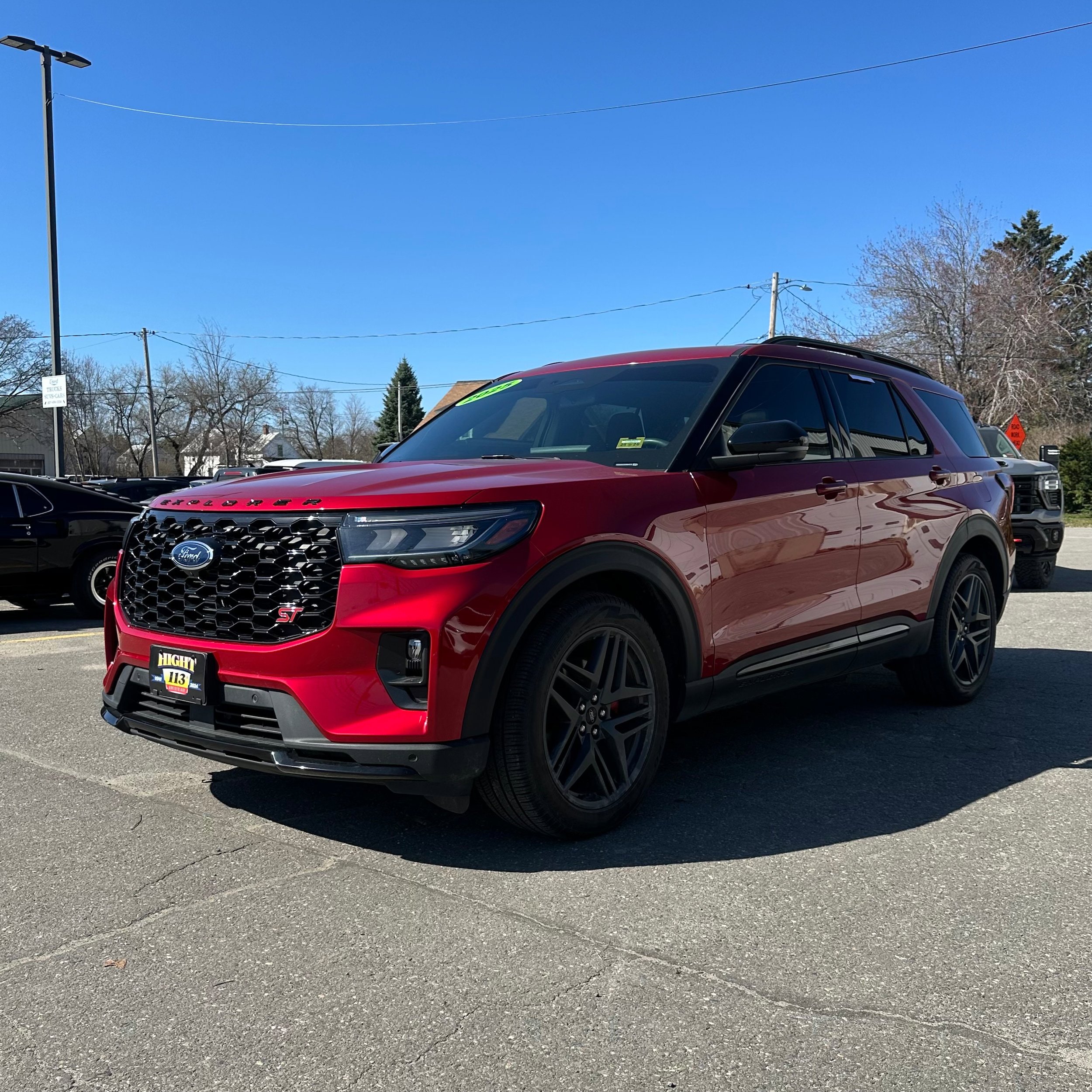 Used 2025 Ford Explorer ST AWD/4WD image 7