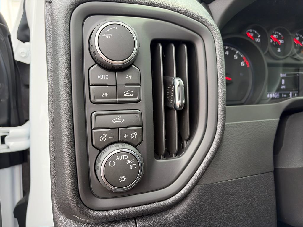 New 2026 Chevrolet Silverado 1500 Custom AWD/4WD image 15