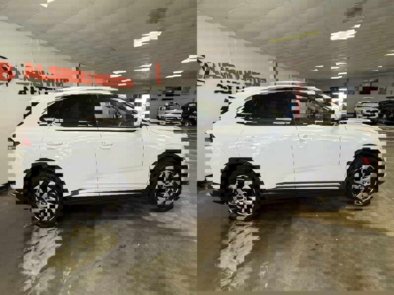 Used 2025 VinFast VF 8 Eco image 5