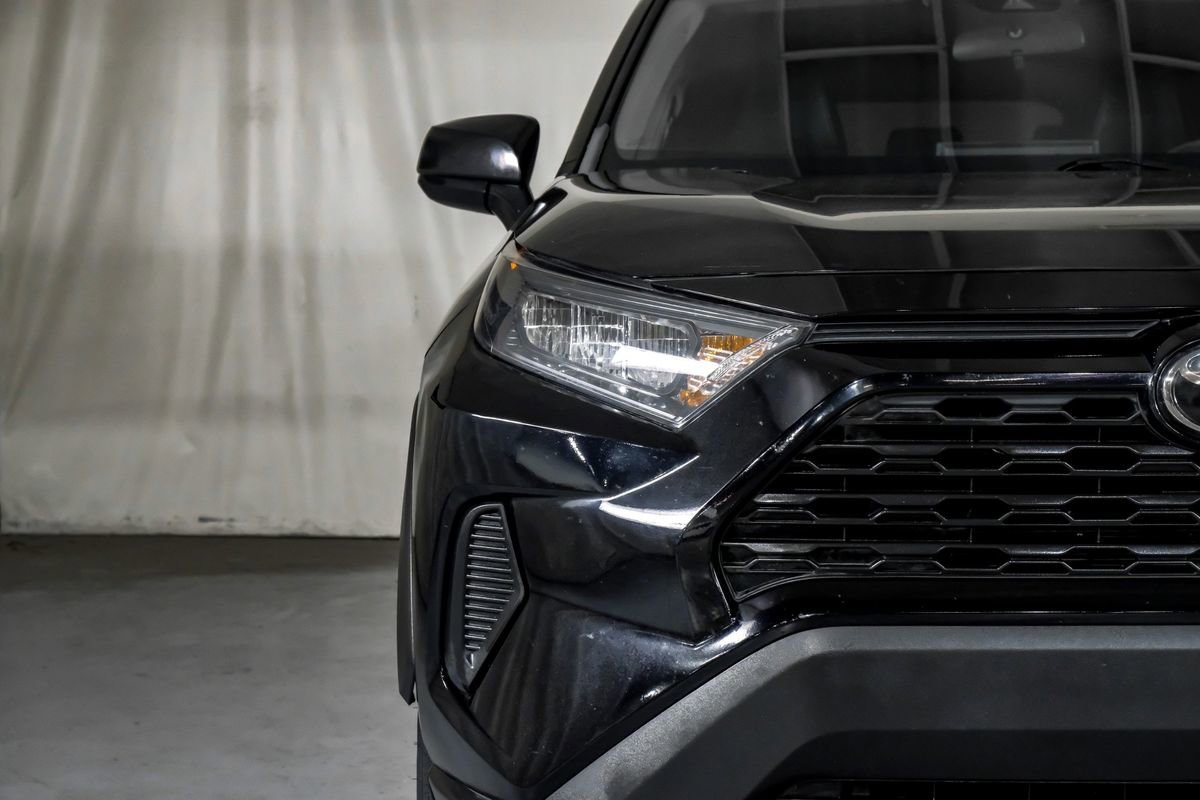 Used 2021 Toyota RAV4 LE FWD image 37