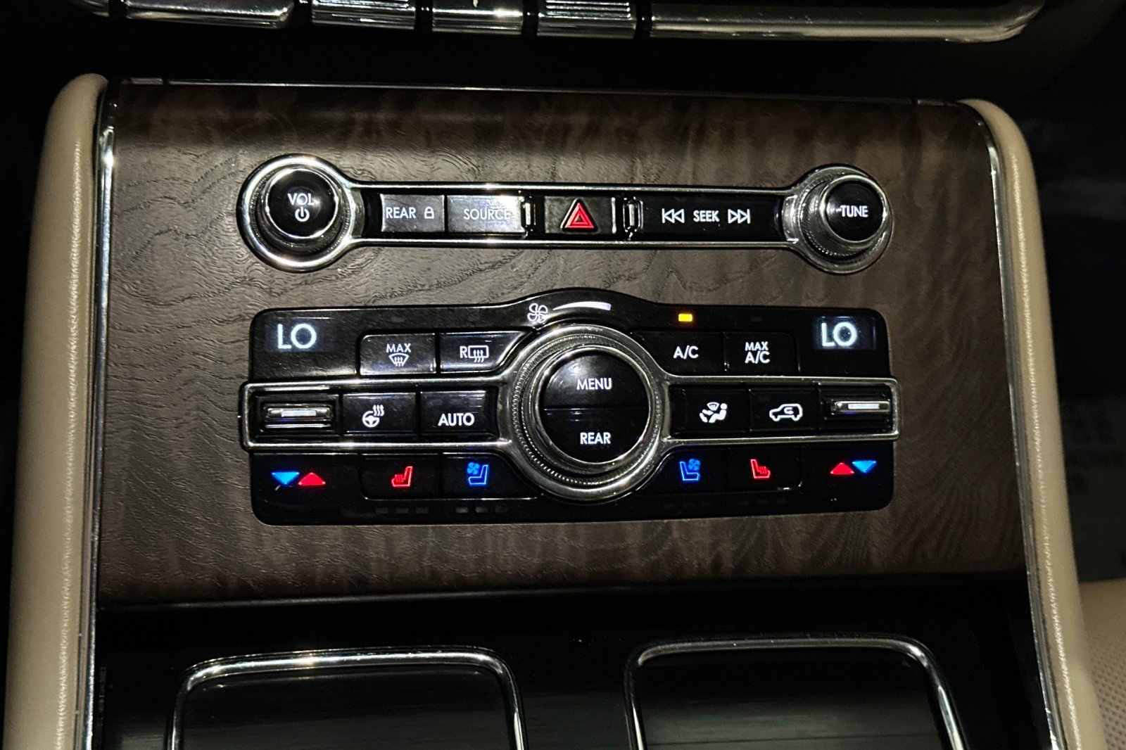 Used 2020 Lincoln Aviator Reserve w/ Equipment Group 202A image 22