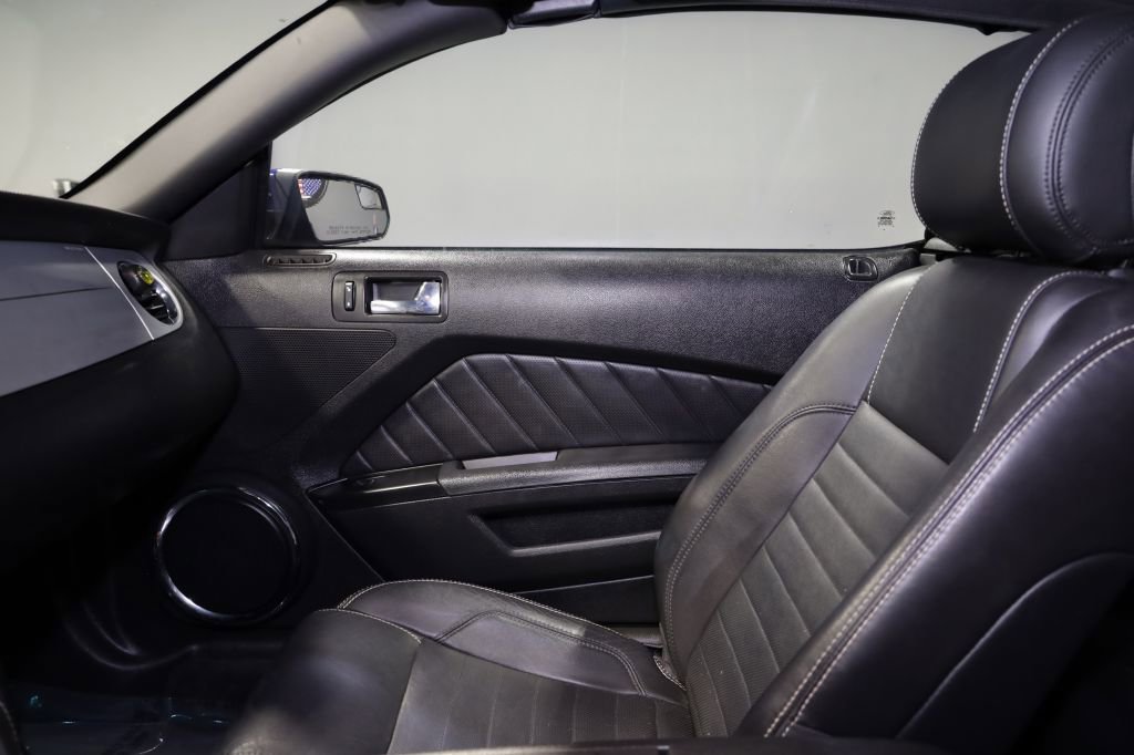 Used 2013 Ford Mustang Premium RWD image 25