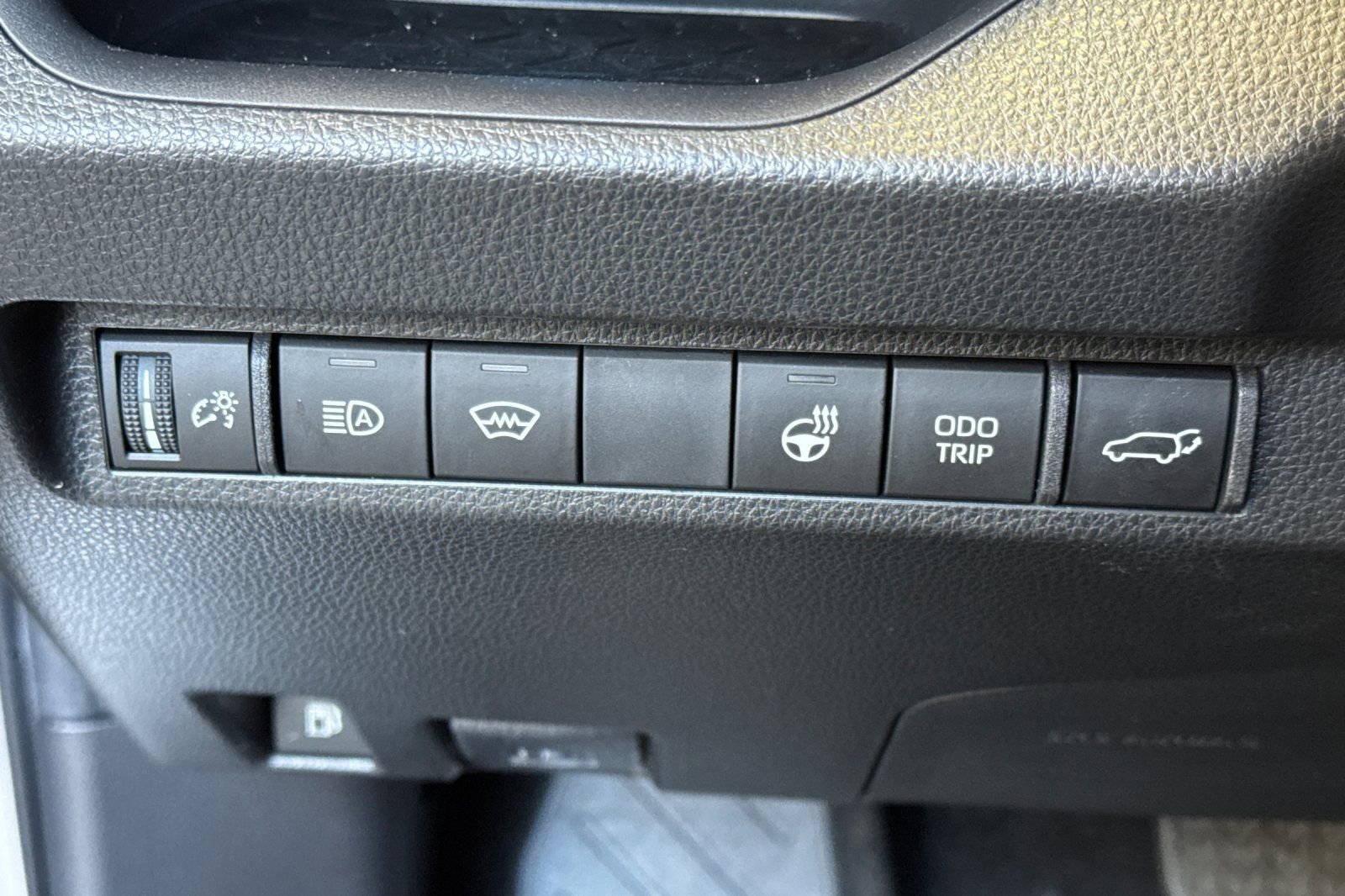 Certified 2023 Toyota RAV4 XSE w/ Weather Package AWD/4WD image 34