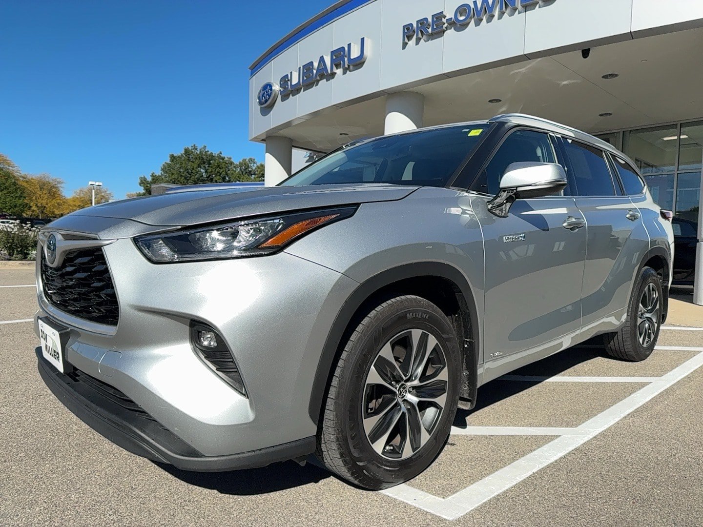 Used 2020 Toyota Highlander XLE AWD/4WD image 4
