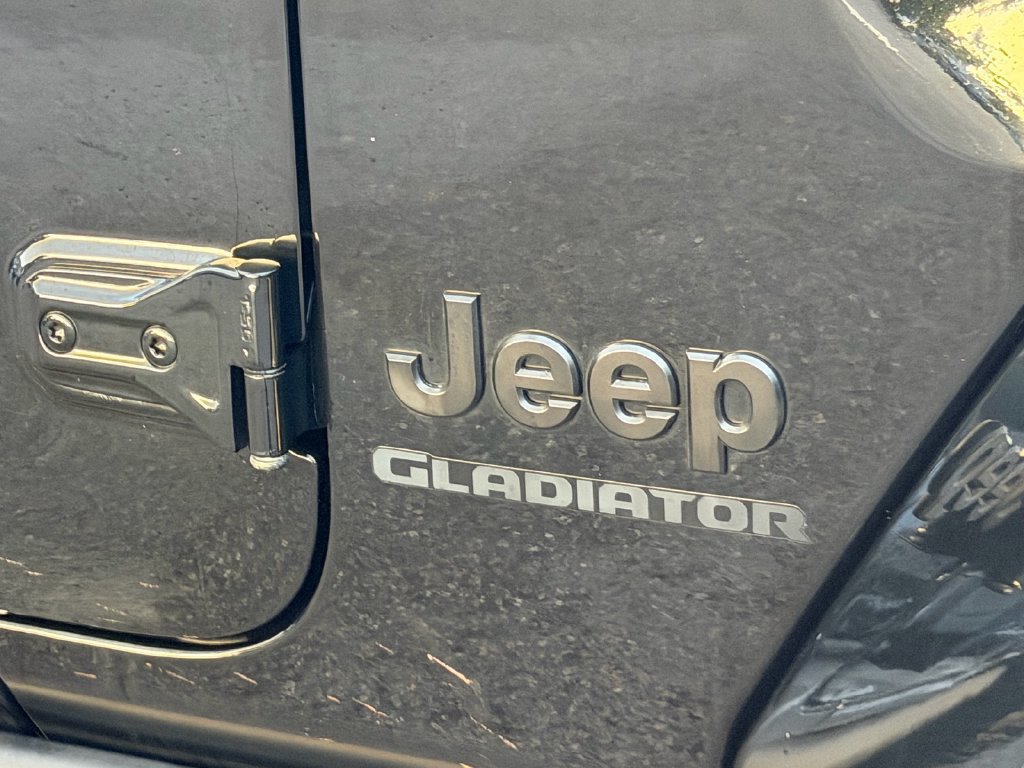 Used 2022 Jeep Gladiator Sport AWD/4WD image 10