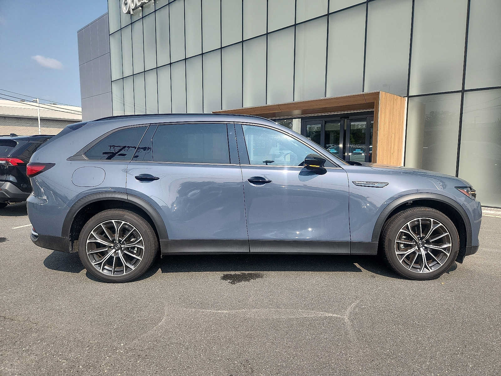 Used 2025 MAZDA CX-70 Plug-In Hybrid w/ Premium Plus AWD/4WD image 7