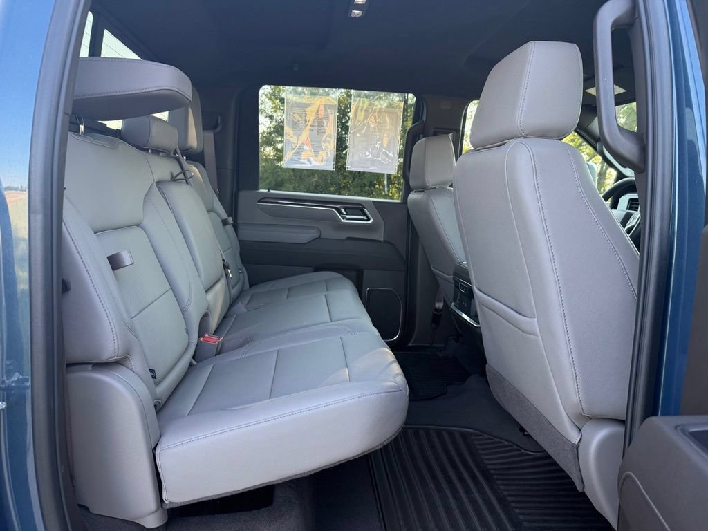 Used 2025 Chevrolet Silverado 2500 LTZ w/ LTZ Convenience Package AWD/4WD image 24