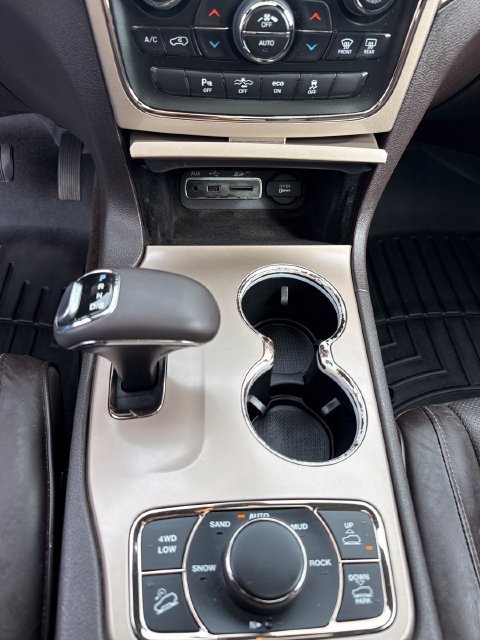 Used 2015 Jeep Grand Cherokee Summit AWD/4WD image 30